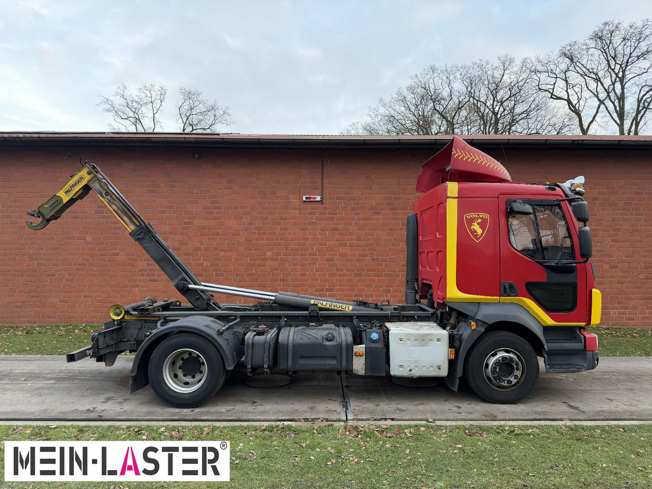 Volvo FL 250 Palfinger T10Duo City + StandardContainer - Hook lift truck: picture 2 Volvo FL 250 Palfinger T10Duo City + StandardContainer - Hook lift truck: picture 2