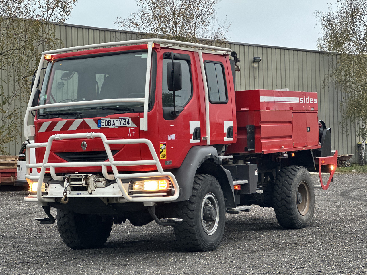 RENAULT Midlum 220 4x4 - Fire truck: picture 2 RENAULT Midlum 220 4x4 - Fire truck: picture 2