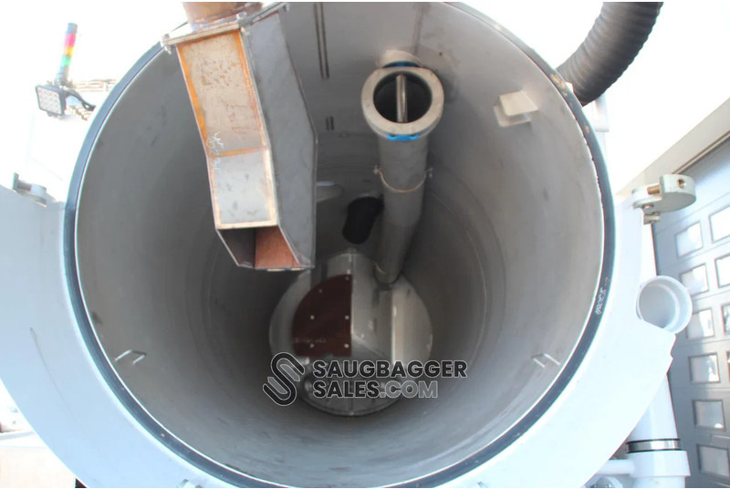 Vacuum truck Mercedes-Benz Arocs 3753 Amphitec Vortex 11000: picture 13