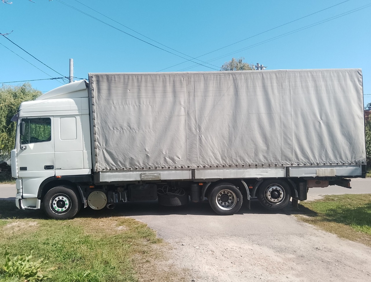 DAF XF95.430 - Curtain side truck: picture 5 DAF XF95.430 - Curtain side truck: picture 5