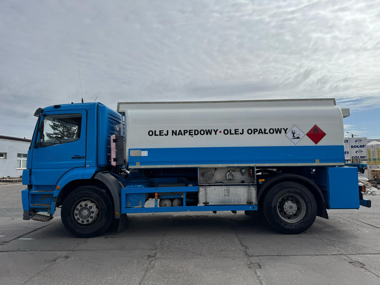 MERCEDES-BENZ Atego 1828 - Tanker truck: picture 4 MERCEDES-BENZ Atego 1828 - Tanker truck: picture 4