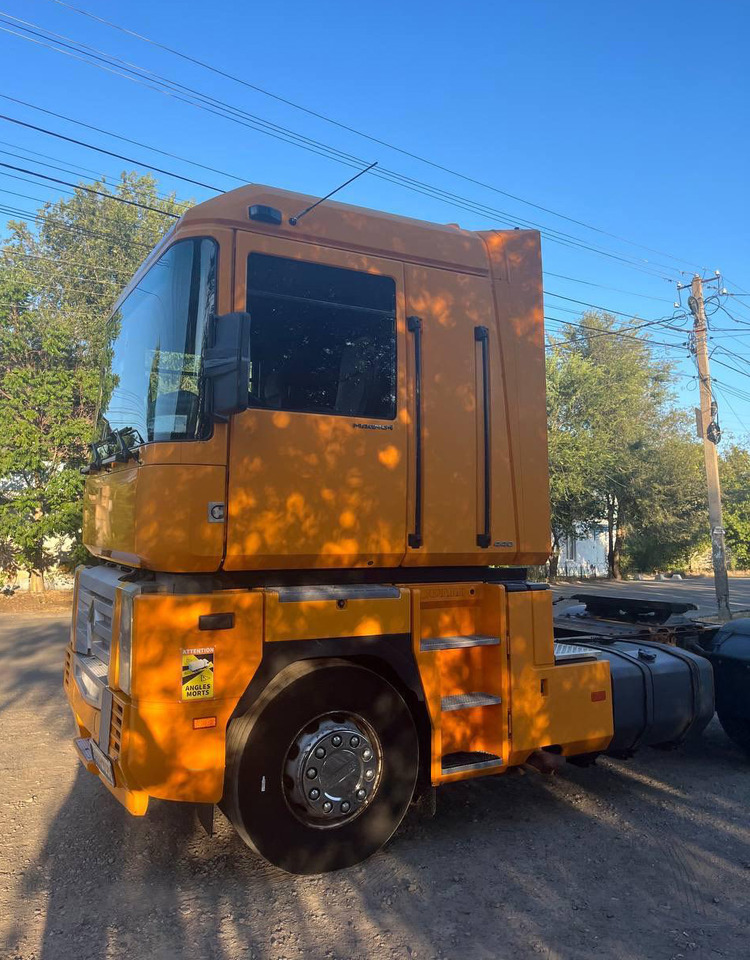 RENAULT Magnum 440 - Tractor unit: picture 4 RENAULT Magnum 440 - Tractor unit: picture 4