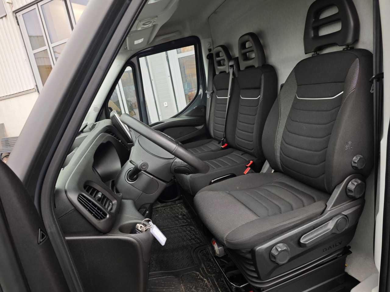 IVECO 35S16H30A8V - Panel van: picture 5 IVECO 35S16H30A8V - Panel van: picture 5