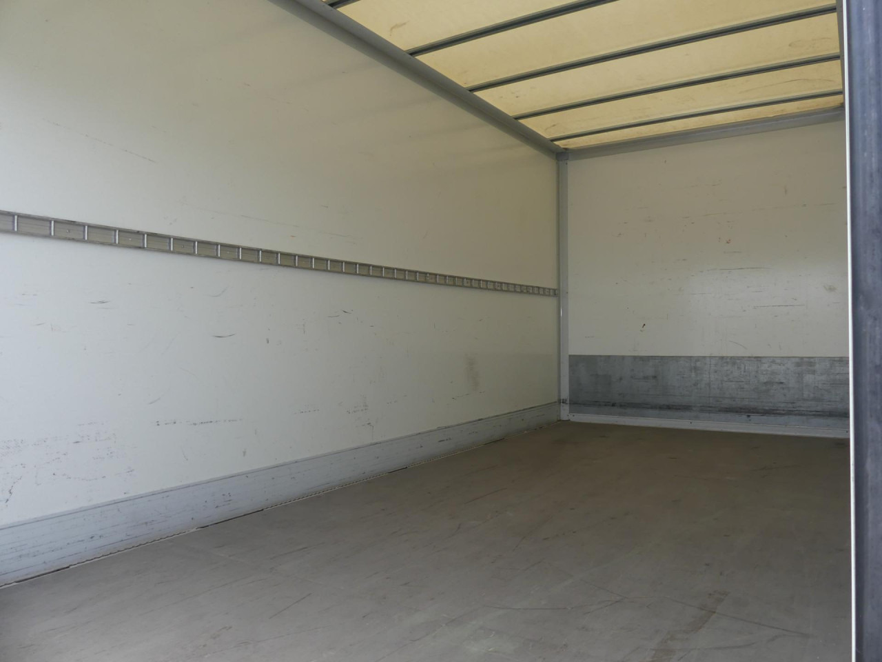 IVECO Daily 35C16H Euro6 Klima ZV - Cab chassis truck: picture 5 IVECO Daily 35C16H Euro6 Klima ZV - Cab chassis truck: picture 5