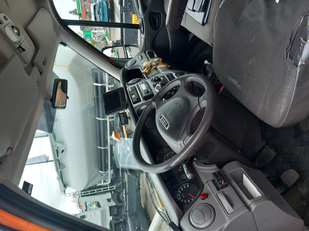 IVECO Daily 50C14G Euro5 Klima ZV - Cab chassis truck: picture 2 IVECO Daily 50C14G Euro5 Klima ZV - Cab chassis truck: picture 2