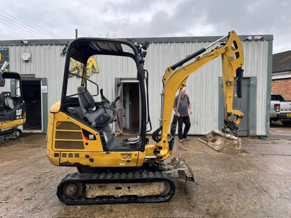 CATERPILLAR 301-7D - Mini excavator: picture 1 CATERPILLAR 301-7D - Mini excavator: picture 1