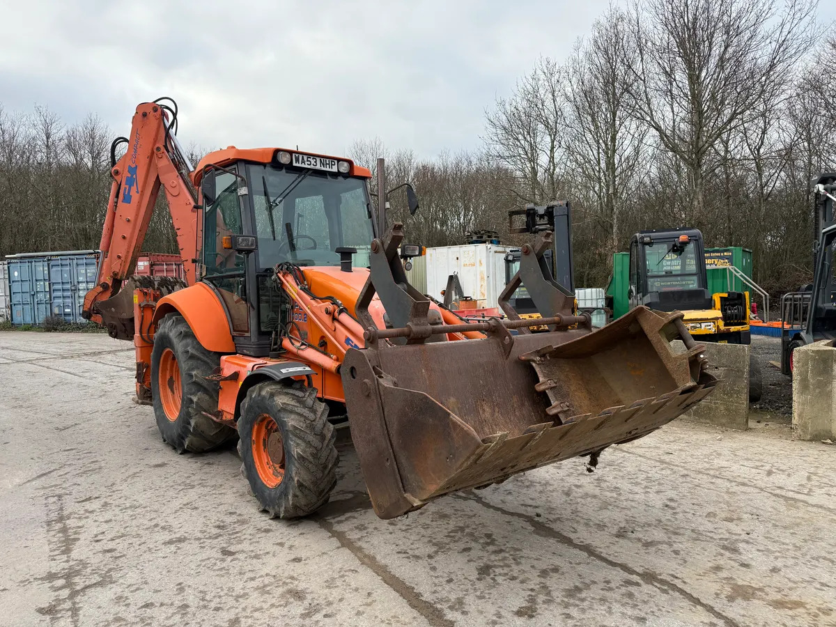 Fiat Kobelco FB100.2 Stock No T525 - Backhoe loader: picture 3 Fiat Kobelco FB100.2 Stock No T525 - Backhoe loader: picture 3