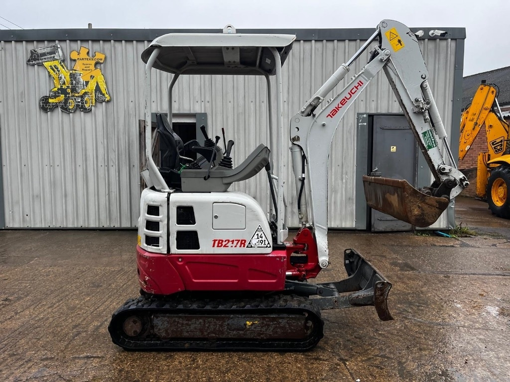 Takeuchi TB 217 R - Mini excavator: picture 1 Takeuchi TB 217 R - Mini excavator: picture 1