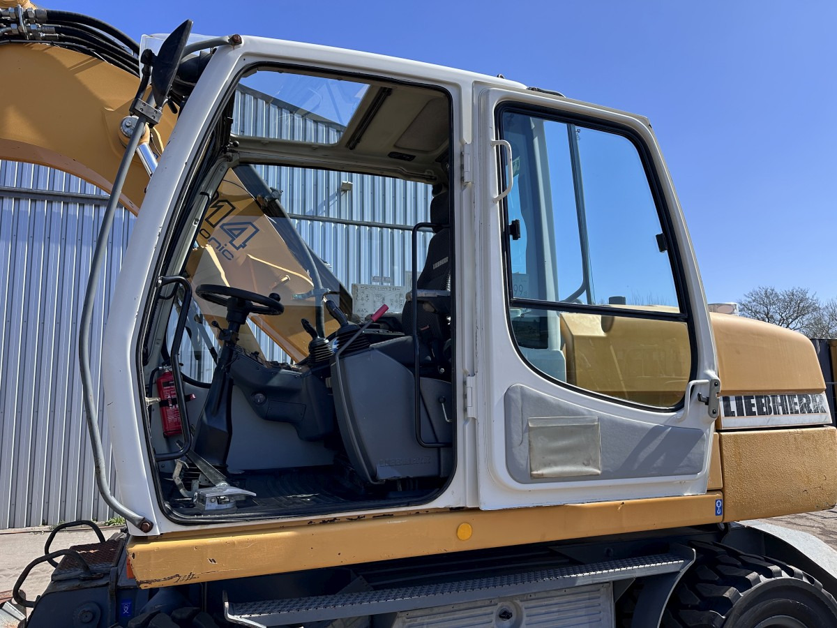 Wheel excavator LIEBHERR A 314 All hydr. lines SW 33- 30 Km/h: picture 10