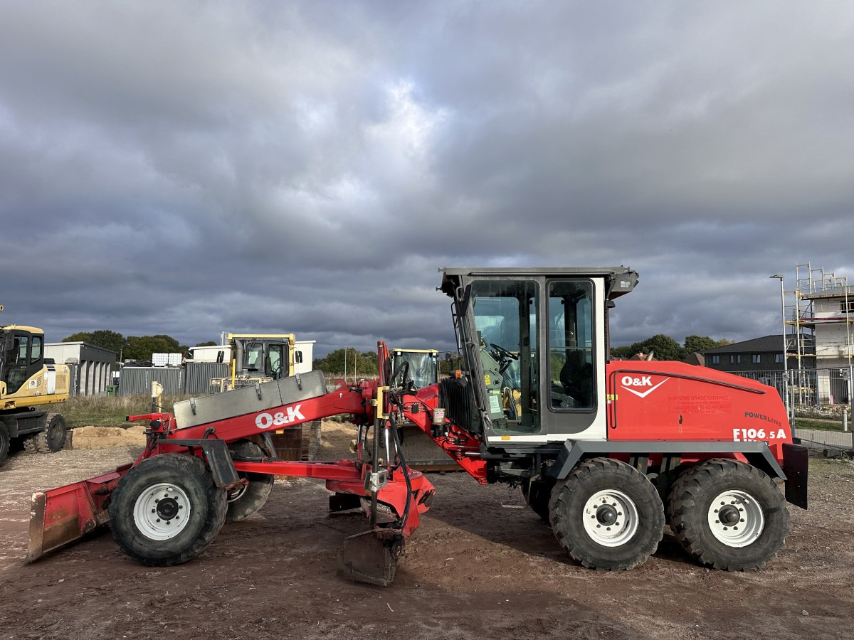 O&K F 106.5 - 6x6 Laser Topcon- Klima Cummins 6 Zyl. - Grader: picture 1 O&K F 106.5 - 6x6 Laser Topcon- Klima Cummins 6 Zyl. - Grader: picture 1