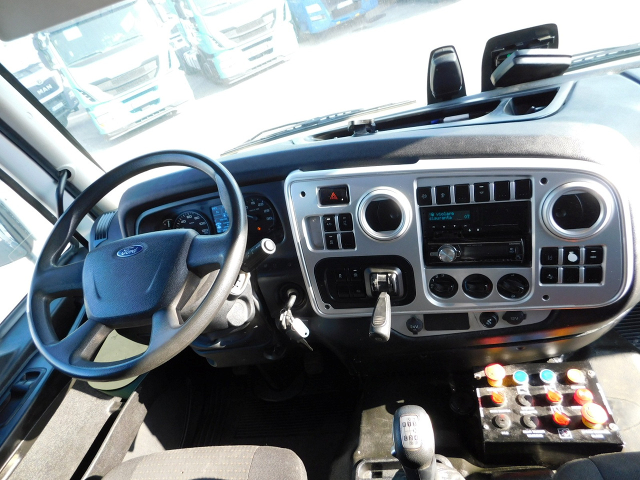 Garbage truck Ford 1833 4x2 dcab e6 9seso14409: picture 6