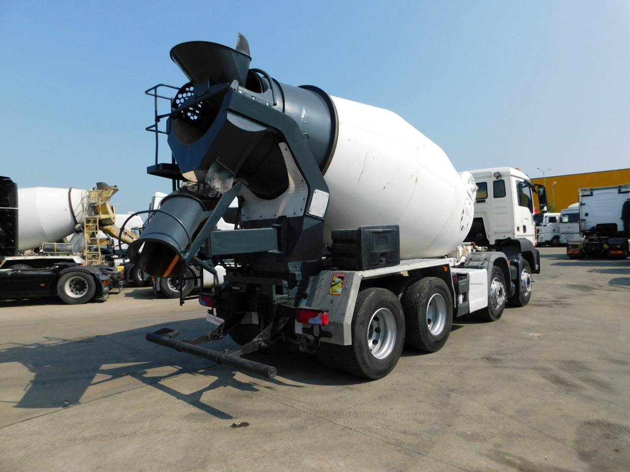 Man Tgs 32400 - Concrete mixer truck: picture 3 Man Tgs 32400 - Concrete mixer truck: picture 3