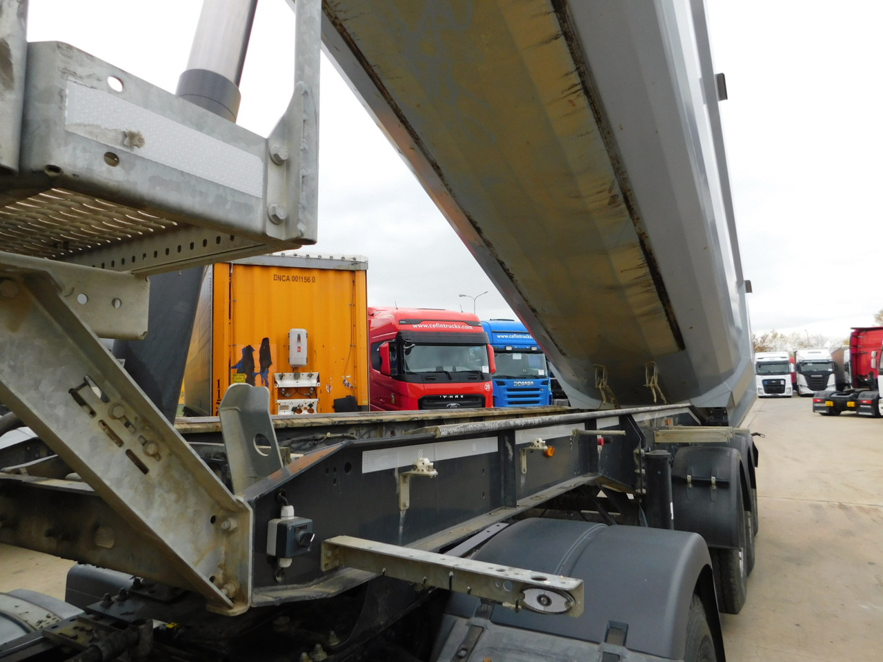 Tipper semi-trailer Schwarzmuller K serie: picture 8