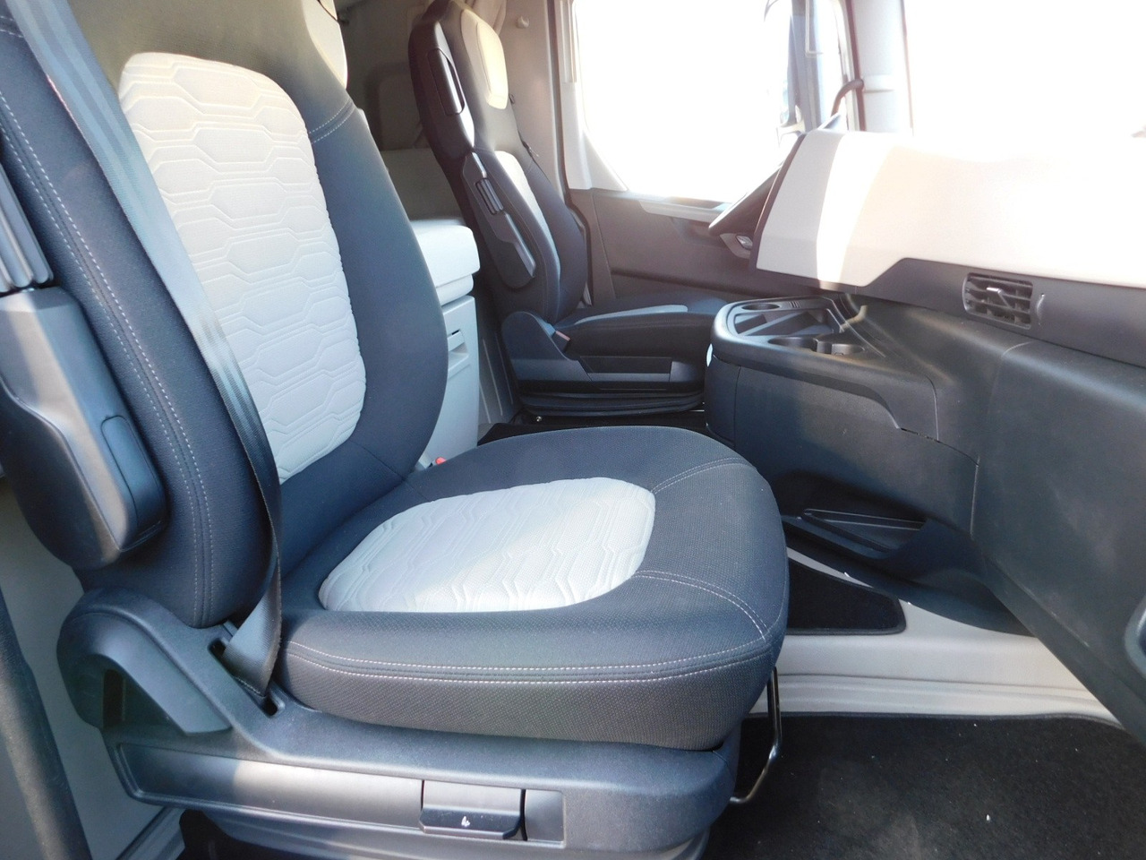 Ford F max ll 4x2 scab e6 eco 16spdamt ecotorq - Tractor unit: picture 5 Ford F max ll 4x2 scab e6 eco 16spdamt ecotorq - Tractor unit: picture 5