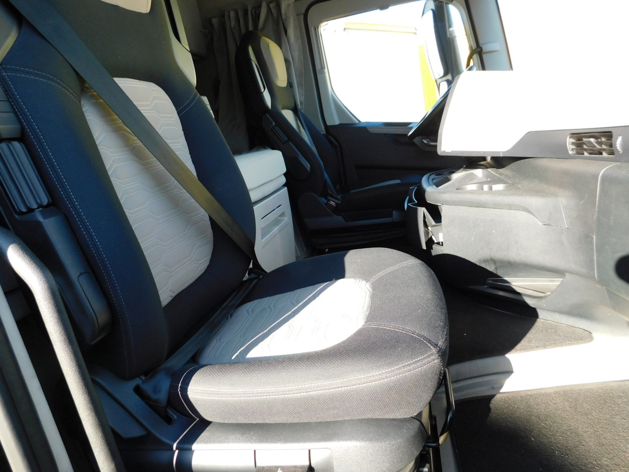 Ford F max ll 4x2 scab e6 eco 16spdamt ecotorq - Tractor unit: picture 5 Ford F max ll 4x2 scab e6 eco 16spdamt ecotorq - Tractor unit: picture 5