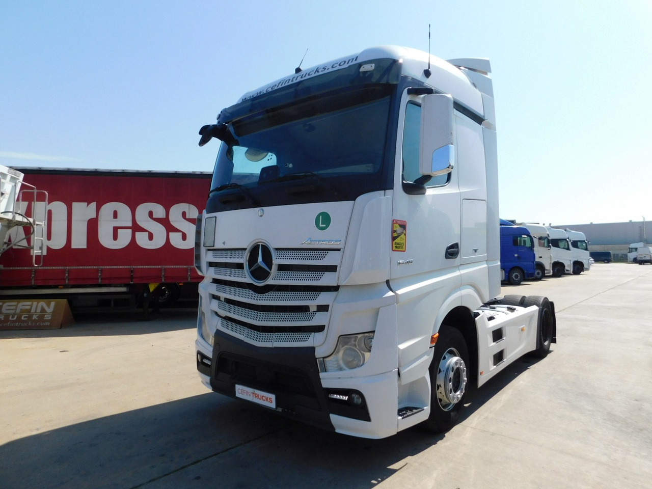 Tractor unit Mercedes Actros: picture 1