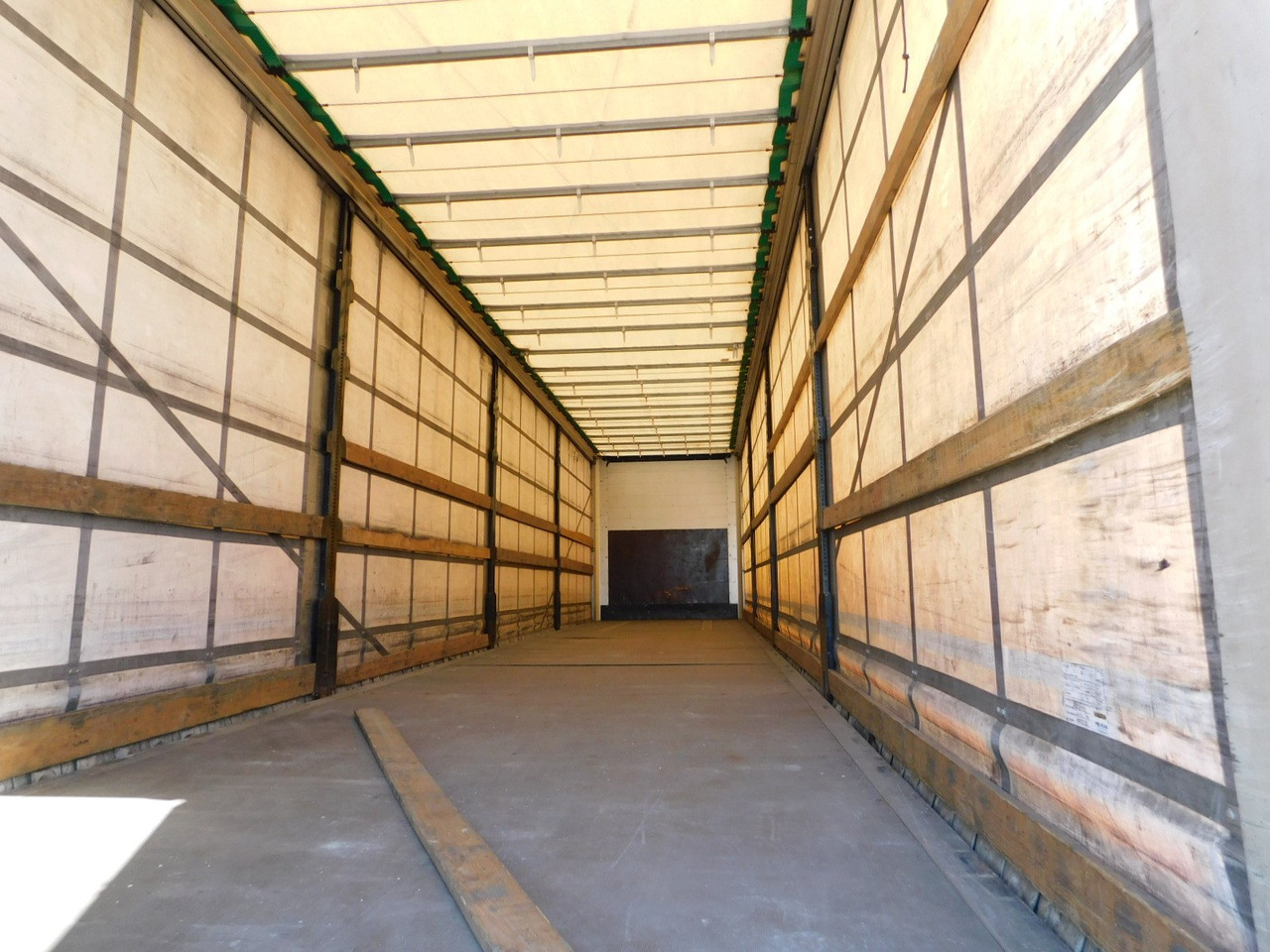 Wielton Ns3k - Curtainsider semi-trailer: picture 5 Wielton Ns3k - Curtainsider semi-trailer: picture 5