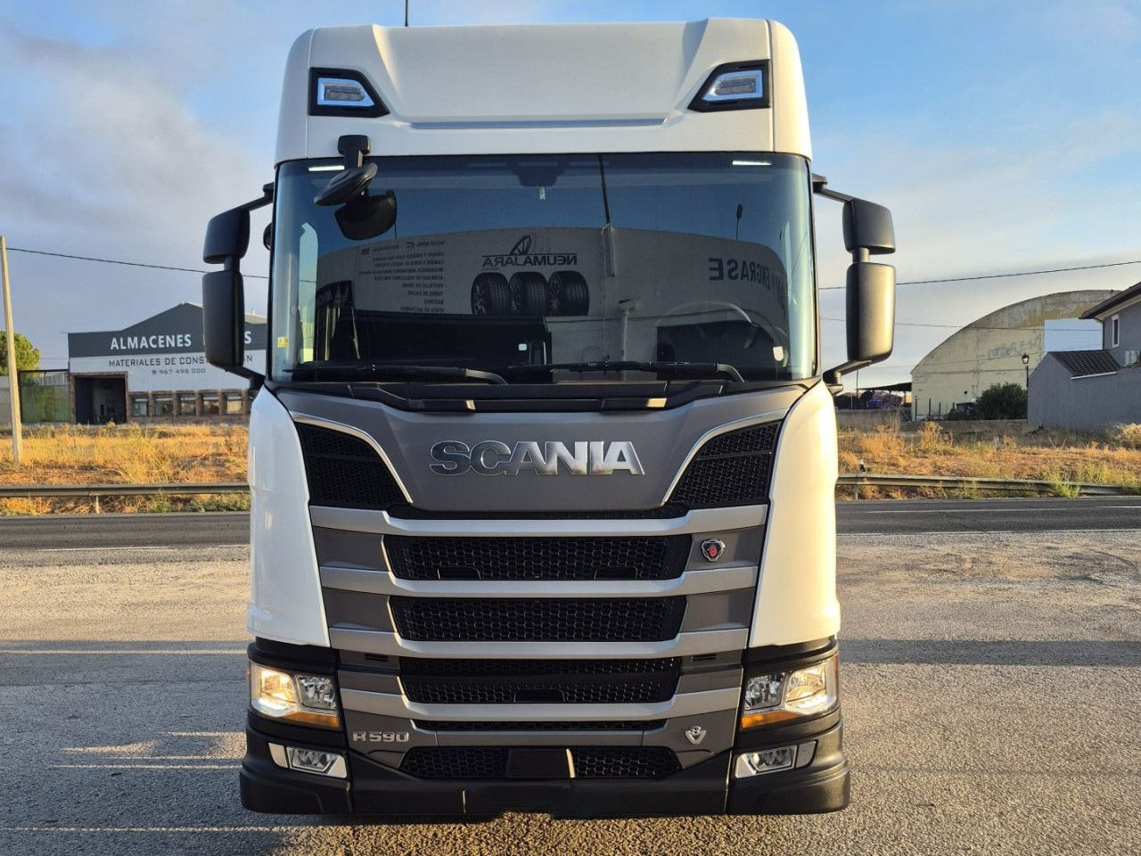 Scania R 590 - Tractor unit: picture 2 Scania R 590 - Tractor unit: picture 2