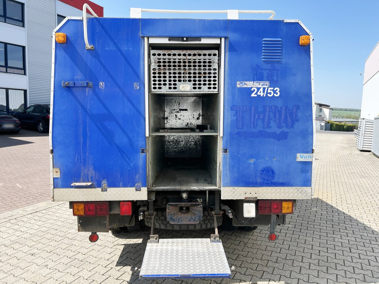 90-16 AW 4x4 Doka 90-16 AW 4x4 Doka, Mannschaftswagen - Fire truck: picture 2 90-16 AW 4x4 Doka 90-16 AW 4x4 Doka, Mannschaftswagen - Fire truck: picture 2