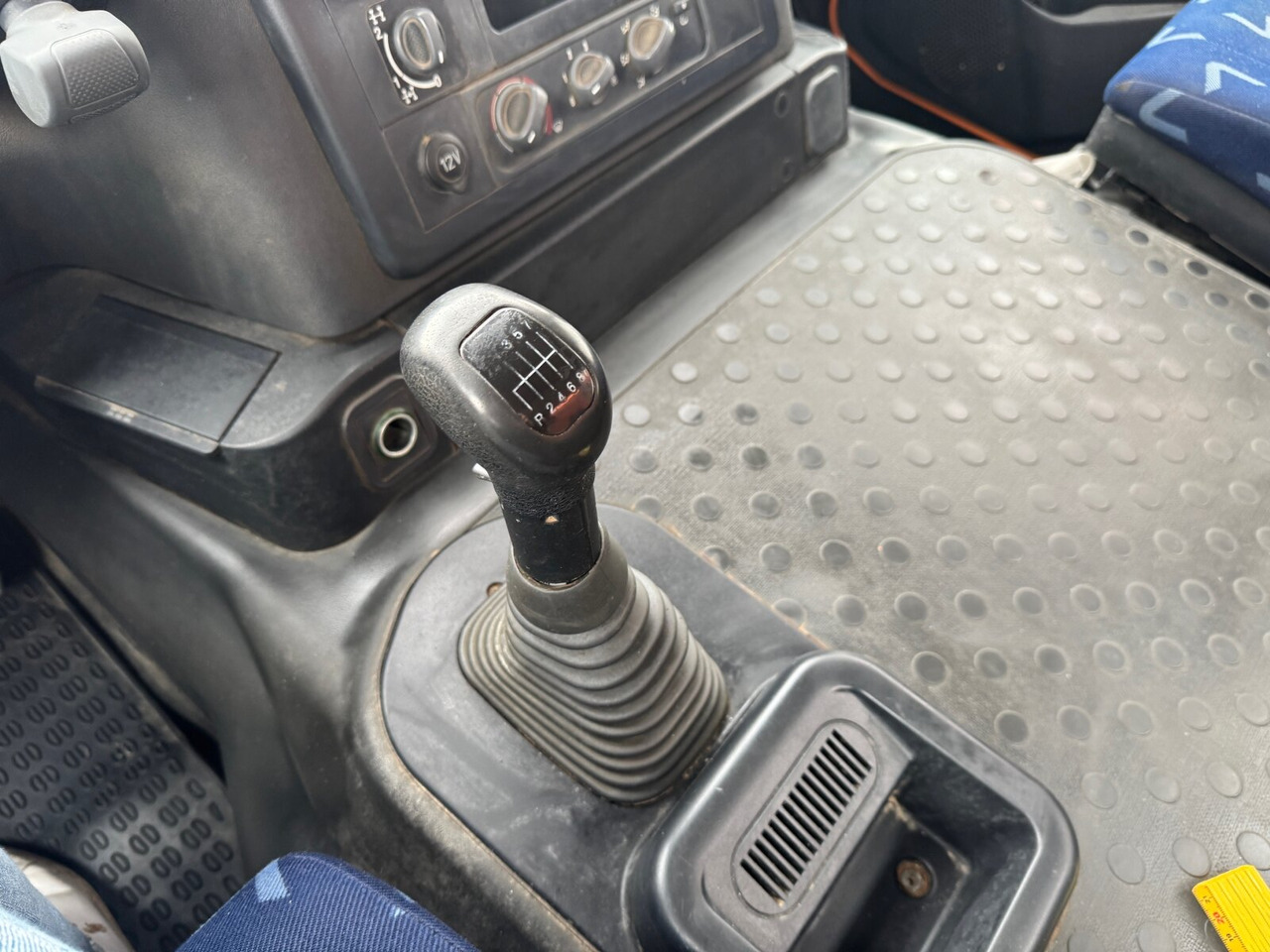 AD260T41 6x4 AD260T41 6x4, EEV - Tipper: picture 5 AD260T41 6x4 AD260T41 6x4, EEV - Tipper: picture 5