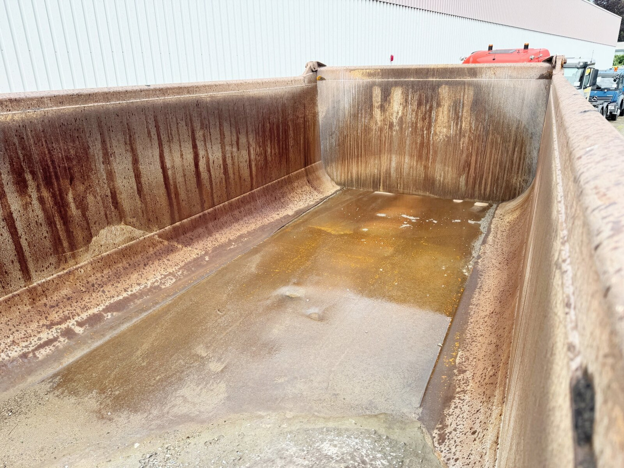 ASTRA HHD8 86.48-80 8x6 ASTRA HHD8 86.48-80 8x6 Mulde ca. 24m³ - Dumper: picture 2 ASTRA HHD8 86.48-80 8x6 ASTRA HHD8 86.48-80 8x6 Mulde ca. 24m³ - Dumper: picture 2