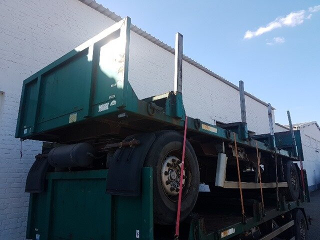 Anhänger Plateau Anhänger Pritsche Plateau, Rungen, 3x vorh. ! - Dropside/ Flatbed trailer: picture 4 Anhänger Plateau Anhänger Pritsche Plateau, Rungen, 3x vorh. ! - Dropside/ Flatbed trailer: picture 4