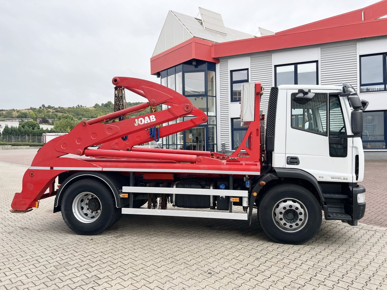 Skip loader truck EuroCargo ML190EL32 4x2 EuroCargo ML190EL32 4x2, Funk: picture 13 Skip loader truck EuroCargo ML190EL32 4x2 EuroCargo ML190EL32 4x2, Funk: picture 13