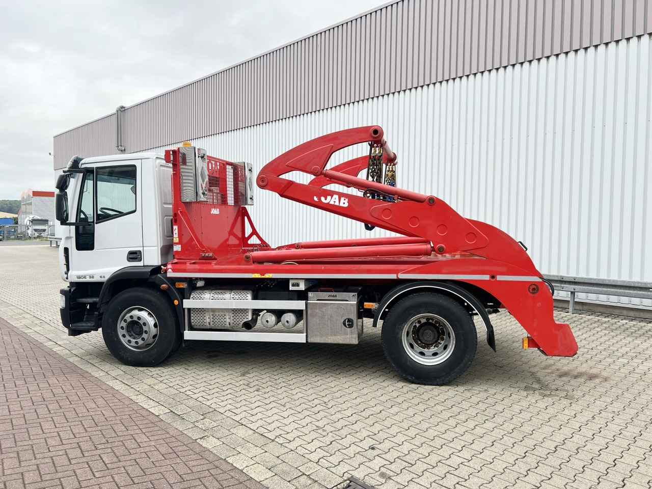 EuroCargo ML190EL32 4x2 EuroCargo ML190EL32 4x2, Funk - Skip loader truck: picture 2 EuroCargo ML190EL32 4x2 EuroCargo ML190EL32 4x2, Funk - Skip loader truck: picture 2