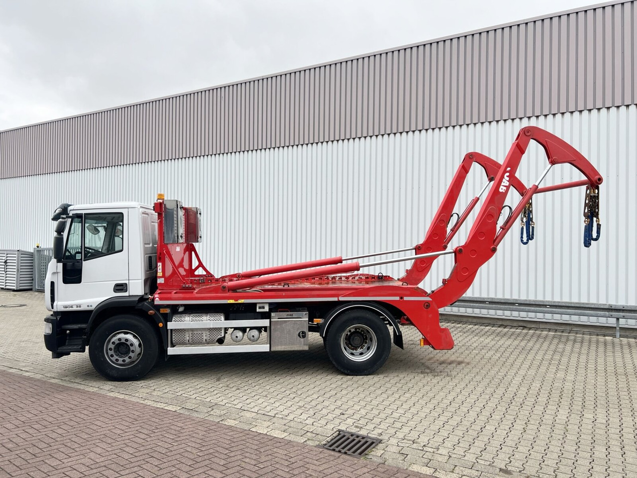 Skip loader truck EuroCargo ML190EL32 4x2 EuroCargo ML190EL32 4x2, Funk: picture 8 Skip loader truck EuroCargo ML190EL32 4x2 EuroCargo ML190EL32 4x2, Funk: picture 8
