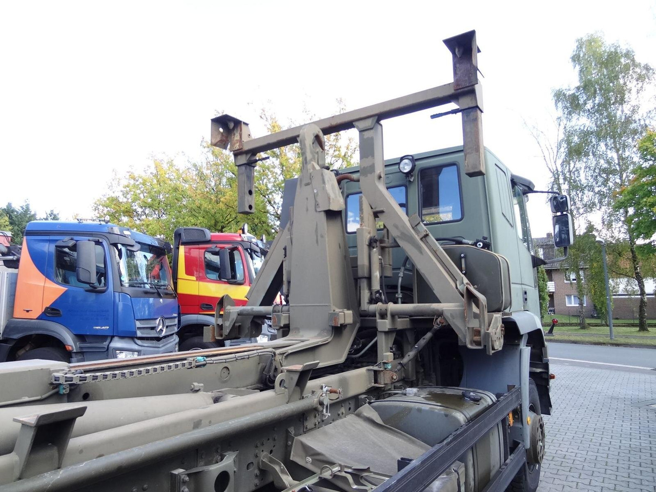 EuroTrakker 260E44W 6X6 EuroTrakker 260E44W 6X6, Retarder, ADR - Hook lift truck: picture 5 EuroTrakker 260E44W 6X6 EuroTrakker 260E44W 6X6, Retarder, ADR - Hook lift truck: picture 5