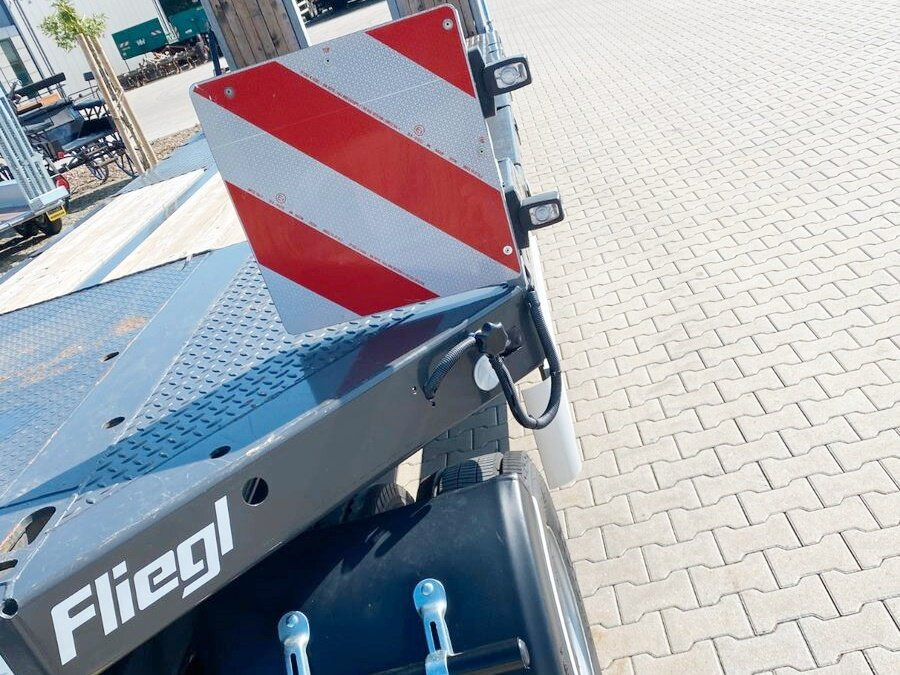 Fliegl DTS-S 300 DTS-S 300, verbreiterbar auf 3,05m leasing Fliegl DTS-S 300 DTS-S 300, verbreiterbar auf 3,05m: picture 8 Fliegl DTS-S 300 DTS-S 300, verbreiterbar auf 3,05m leasing Fliegl DTS-S 300 DTS-S 300, verbreiterbar auf 3,05m: picture 8