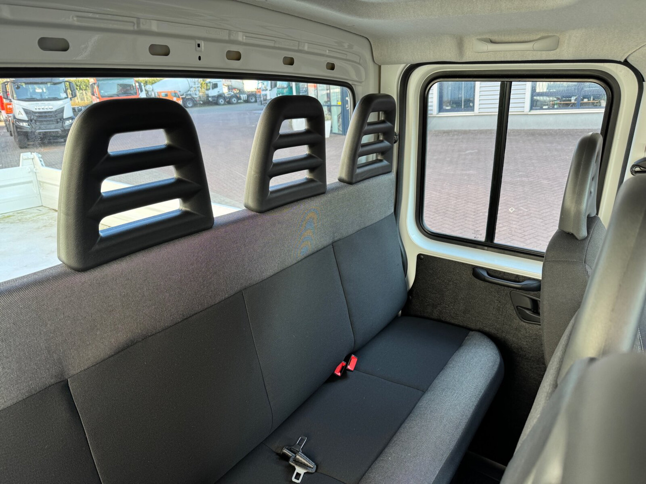 Iveco Daily 70C18 Doka 4x2 Daily 70C18 Doka 4x2 - Tipper: picture 5 Iveco Daily 70C18 Doka 4x2 Daily 70C18 Doka 4x2 - Tipper: picture 5