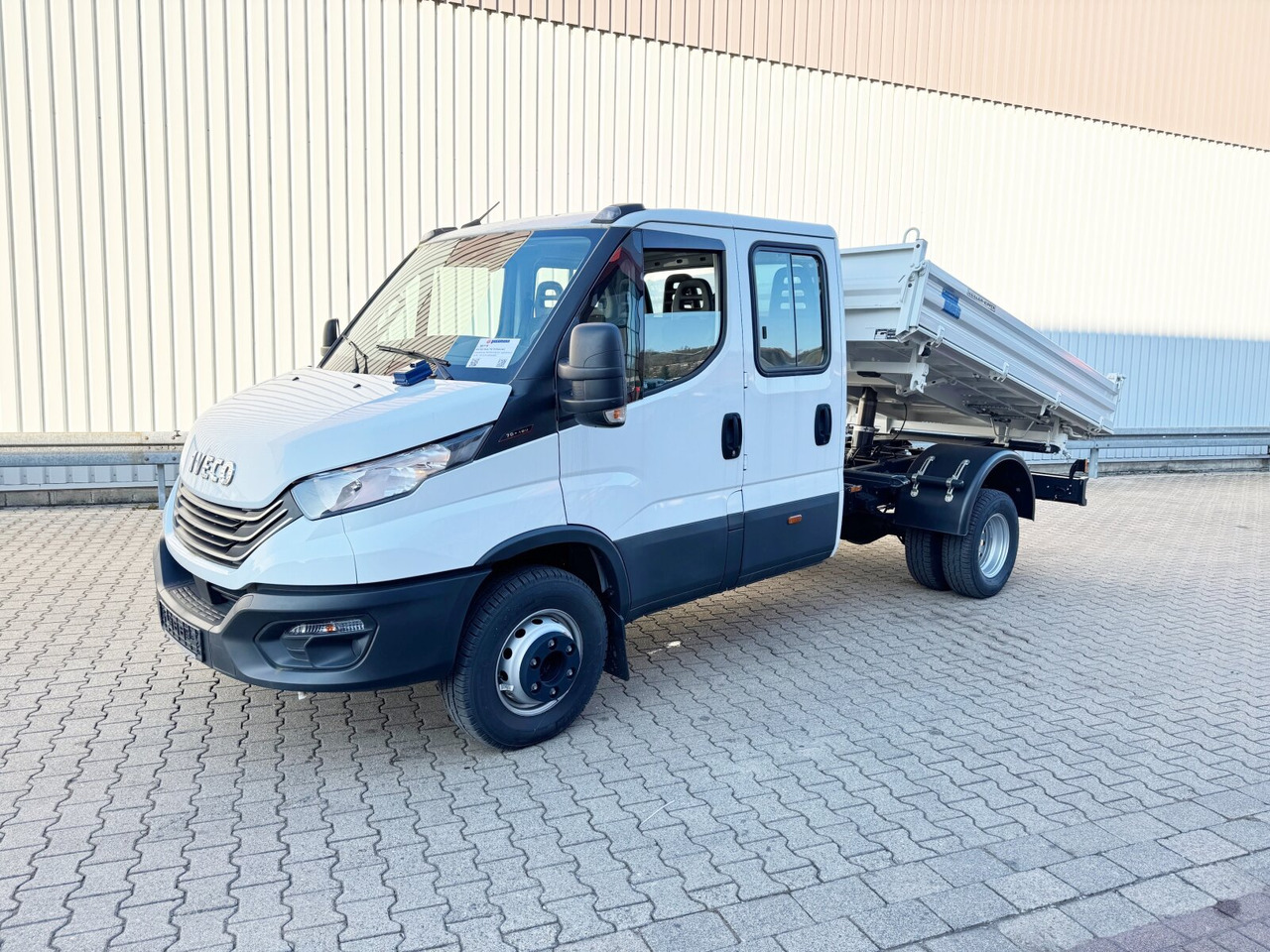 Iveco Daily 70C18 Doka 4x2 Daily 70C18 Doka 4x2 - Tipper: picture 1 Iveco Daily 70C18 Doka 4x2 Daily 70C18 Doka 4x2 - Tipper: picture 1