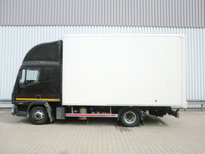 Iveco EuroCargo 75 E 17/4x2 EuroCargo 75 E 17/4,2, 6x VORHANDEN! - Box truck: picture 3 Iveco EuroCargo 75 E 17/4x2 EuroCargo 75 E 17/4,2, 6x VORHANDEN! - Box truck: picture 3