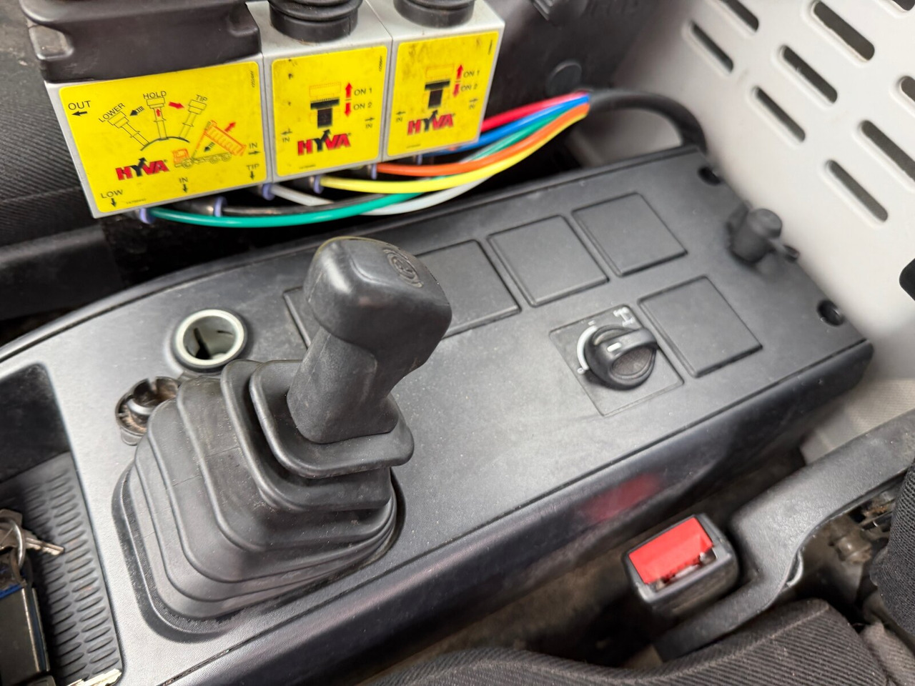 Iveco EuroCargo ML120E22 4x2 EuroCargo ML120E22 4x2, City-Abroller - Hook lift truck: picture 5 Iveco EuroCargo ML120E22 4x2 EuroCargo ML120E22 4x2, City-Abroller - Hook lift truck: picture 5