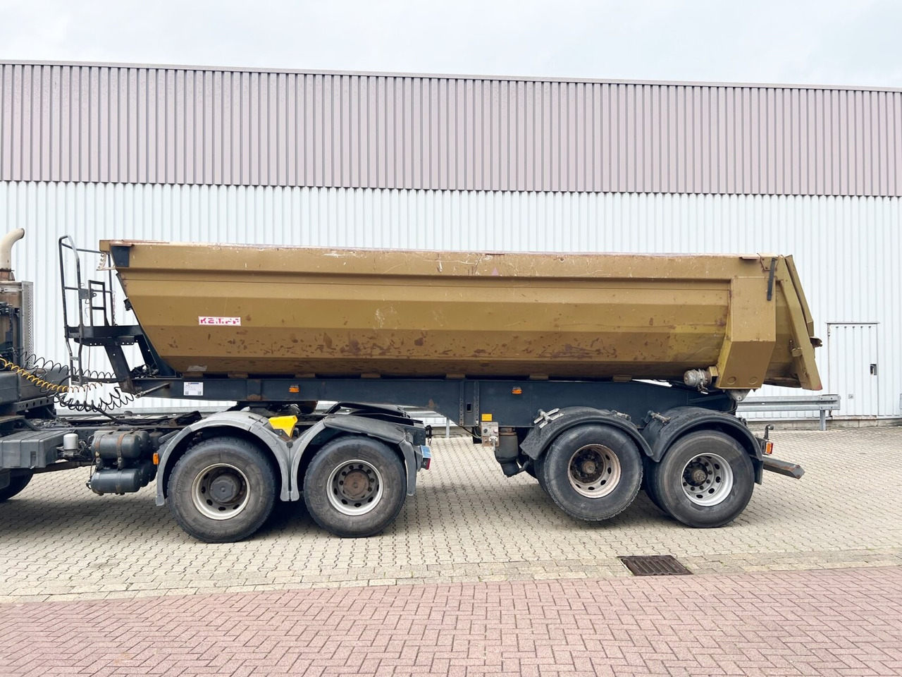Kempf SKM 32/2 SKM 32/2 Stahlmulde ca. 23m³, Liftachse, Zwillingsbereift - Tipper semi-trailer: picture 5 Kempf SKM 32/2 SKM 32/2 Stahlmulde ca. 23m³, Liftachse, Zwillingsbereift - Tipper semi-trailer: picture 5