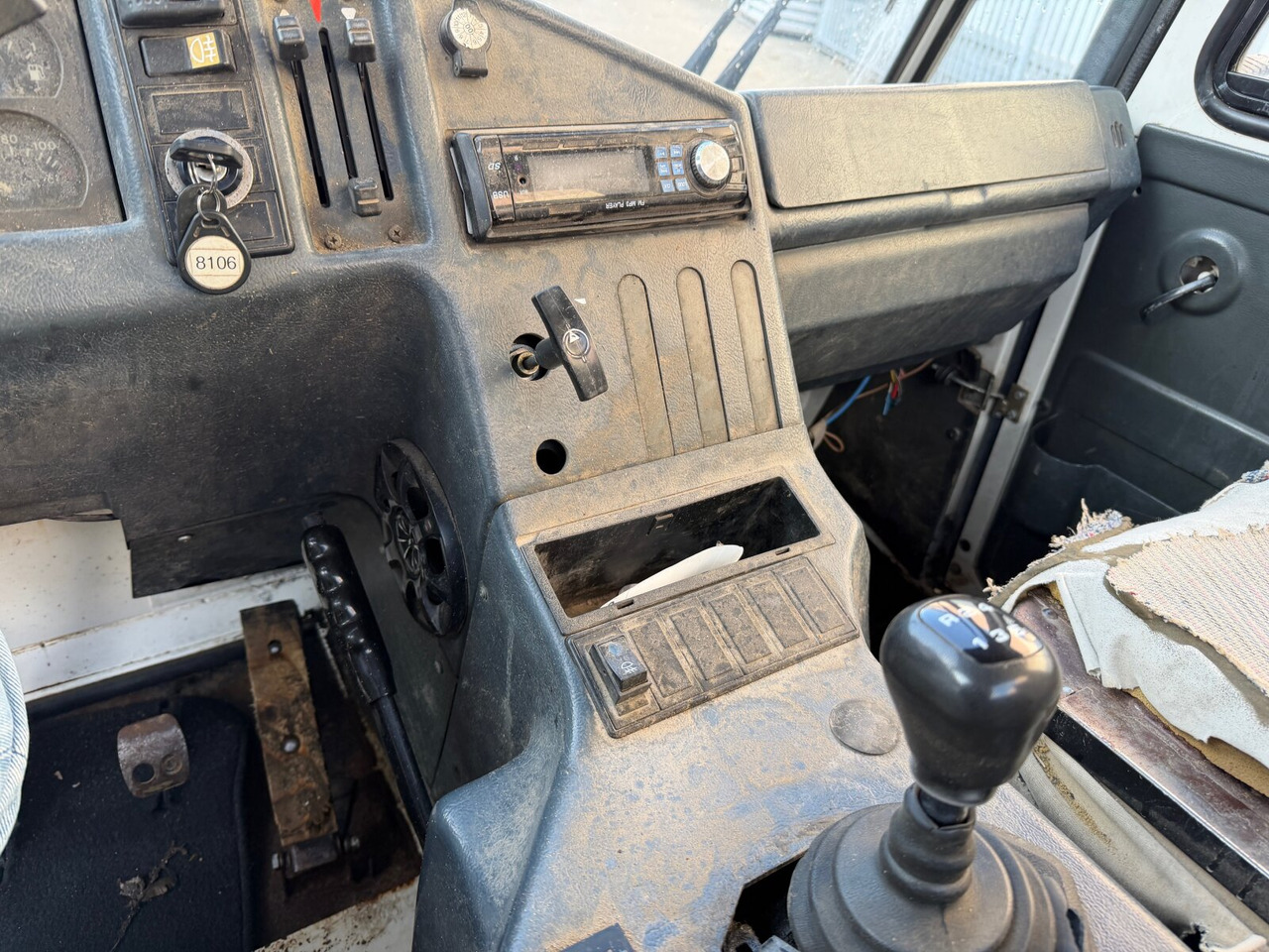 M26 R 4x2 M26 R 4x2, City Tele-Absetzer - Skip loader truck: picture 4 M26 R 4x2 M26 R 4x2, City Tele-Absetzer - Skip loader truck: picture 4