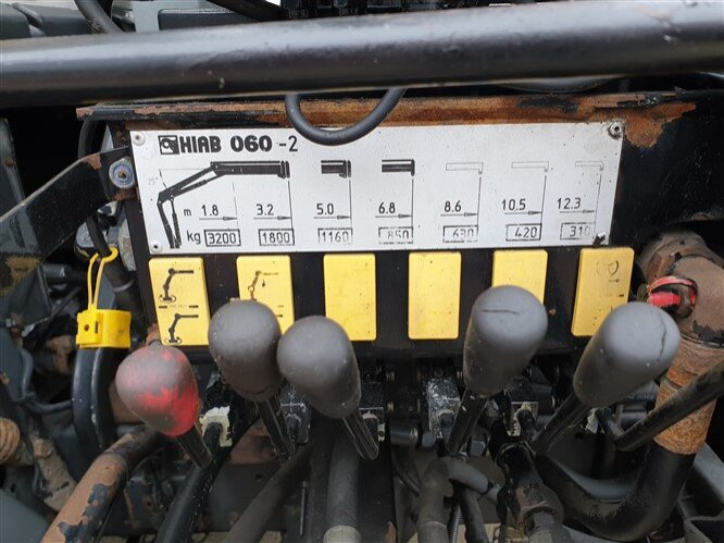 MAN 14.152 F 4x2 BB 14.152 F 4x2 BB mit Kran Hiab 060-2 - Hook lift truck, Crane truck: picture 5 MAN 14.152 F 4x2 BB 14.152 F 4x2 BB mit Kran Hiab 060-2 - Hook lift truck, Crane truck: picture 5