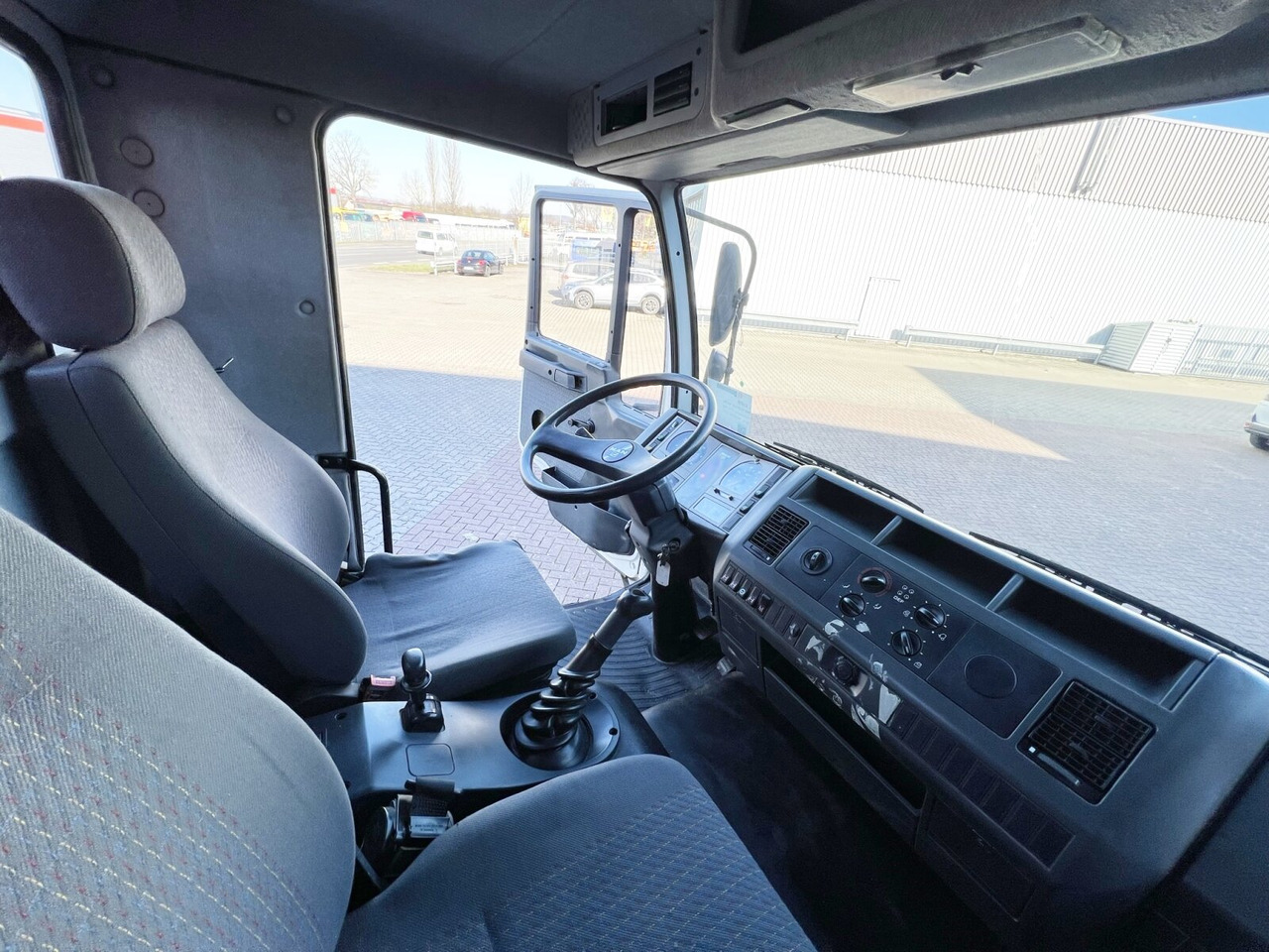 MAN 14.224 LAC 4x4 BB 14.224 LAC 4x4 BB mit Kran Atlas 100.1 - Crane truck, Dropside/ Flatbed truck: picture 5 MAN 14.224 LAC 4x4 BB 14.224 LAC 4x4 BB mit Kran Atlas 100.1 - Crane truck, Dropside/ Flatbed truck: picture 5