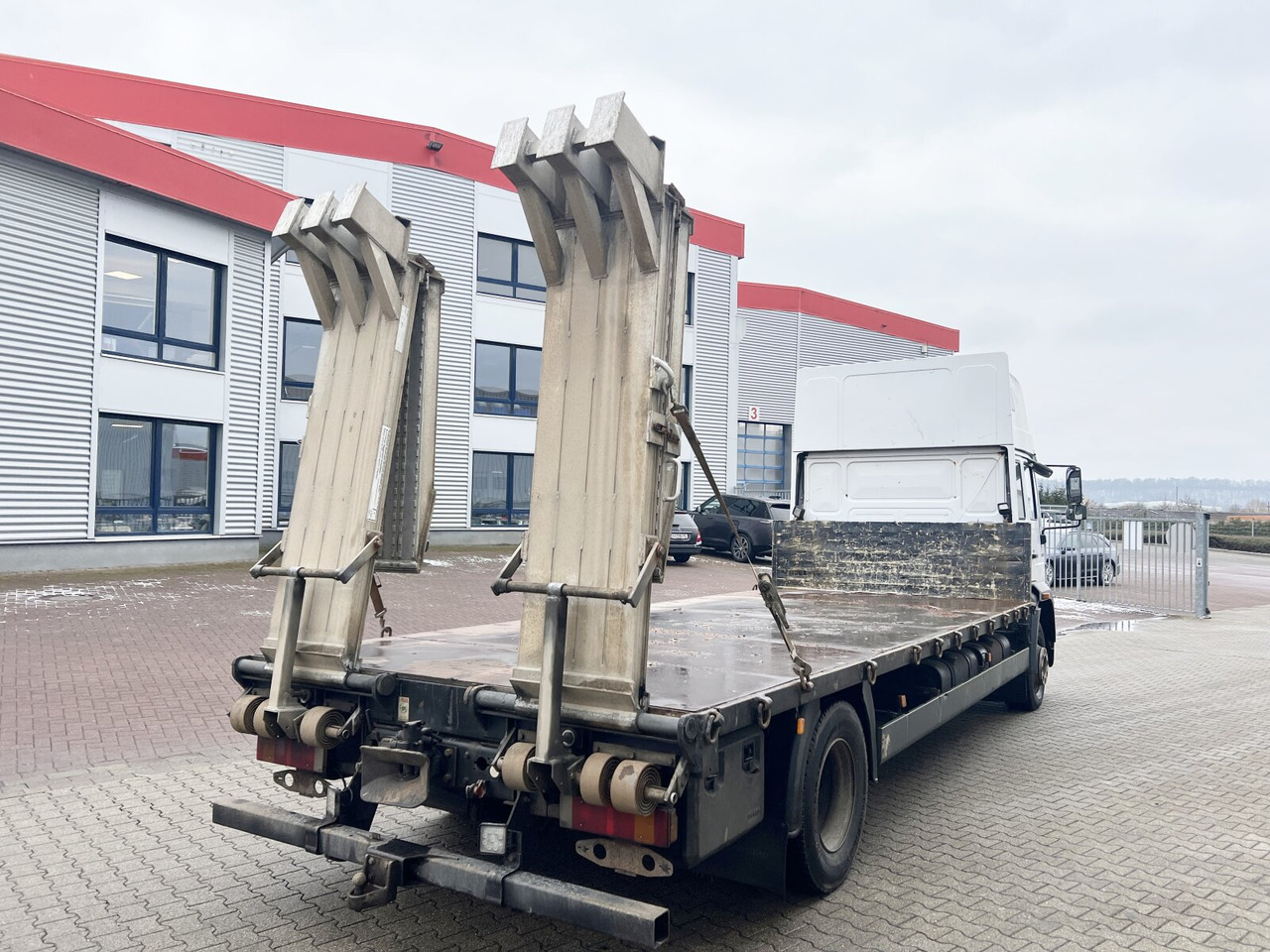 Dropside/ Flatbed truck MAN LE 14.280 4x2 L LE 14.280 4x2 L, Maschinentransporter, 2x AHK: picture 10