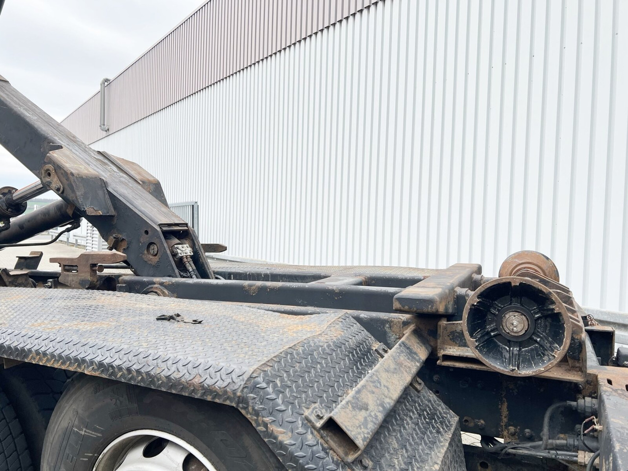 MAN TGA 26.440 6X2-2 BL TGA 26.440 6X2-2 BL, Liftachse - Hook lift truck: picture 5 MAN TGA 26.440 6X2-2 BL TGA 26.440 6X2-2 BL, Liftachse - Hook lift truck: picture 5