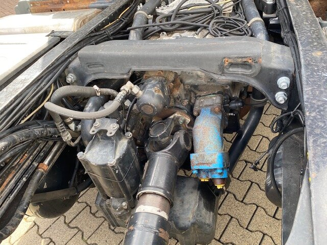 MAN TGA 35.480 8x4-4 BL TGA 35.480 8x4-4 BL, Lift-/Lenkachse - Cab chassis truck: picture 2 MAN TGA 35.480 8x4-4 BL TGA 35.480 8x4-4 BL, Lift-/Lenkachse - Cab chassis truck: picture 2
