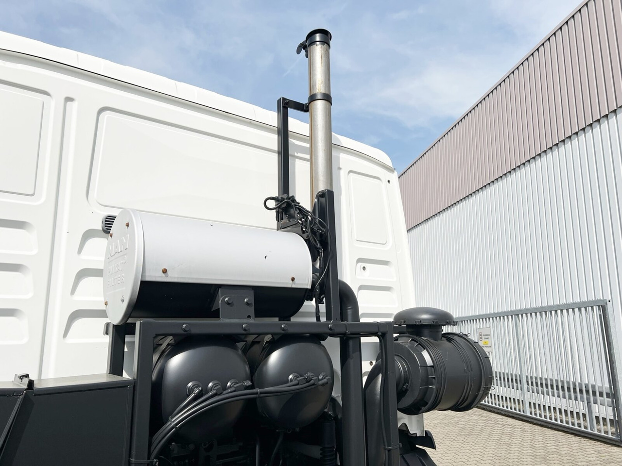 MAN TGL 12.210 4X2 BL TGL 12.210 4X2 BL - Cab chassis truck: picture 3 MAN TGL 12.210 4X2 BL TGL 12.210 4X2 BL - Cab chassis truck: picture 3