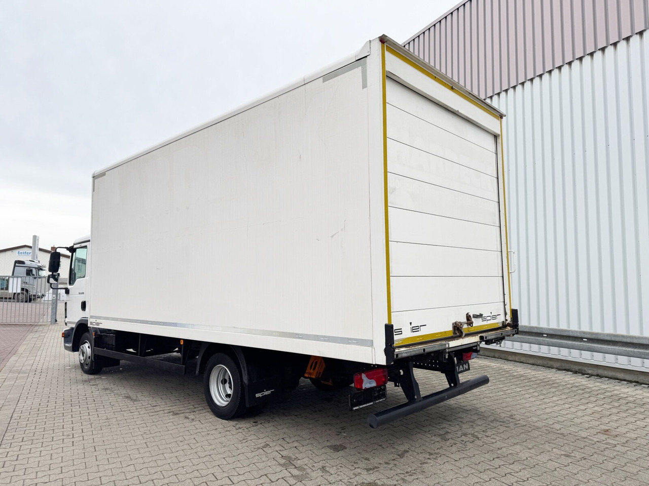 Box truck MAN TGL 8.150 4x2 BL TGL 8.150 4x2 BL, Möbelkoffer mit Rolltor: picture 10