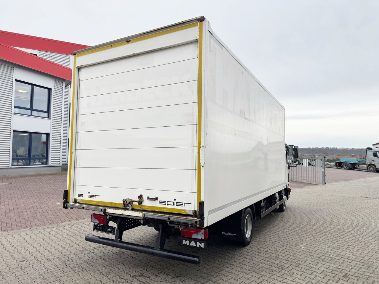 Box truck MAN TGL 8.150 4x2 BL TGL 8.150 4x2 BL, Möbelkoffer mit Rolltor: picture 8