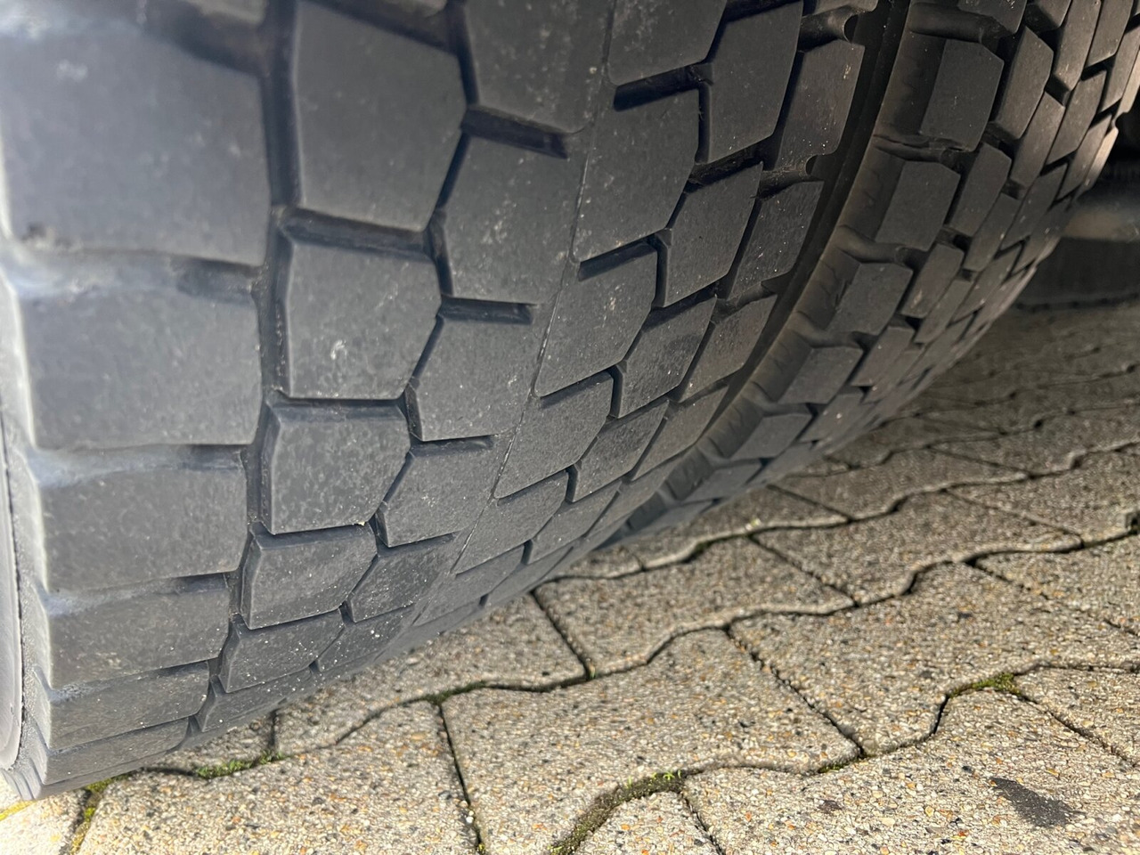 Hook lift truck, Crane truck MAN TGS 26.360/400 6x2-4 BL TGS 26.360/400 6x2-4 BL, Lenk-/Lift, Kran Atlas AK 206.3E A5, Funk: picture 7 Hook lift truck, Crane truck MAN TGS 26.360/400 6x2-4 BL TGS 26.360/400 6x2-4 BL, Lenk-/Lift, Kran Atlas AK 206.3E A5, Funk: picture 7