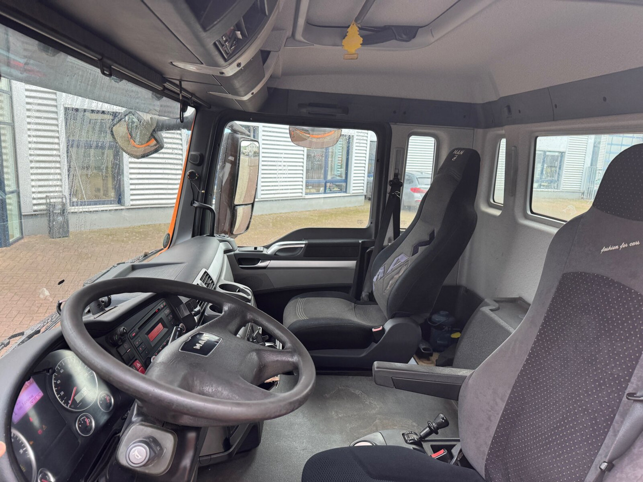 MAN TGS 26.440 6x2-4 BL TGS 26.440 6x2-4 BL, Kran, Lenk-/Liftachse, Krankabine, Epsilon Q150Z96 - Hook lift truck, Crane truck: picture 4 MAN TGS 26.440 6x2-4 BL TGS 26.440 6x2-4 BL, Kran, Lenk-/Liftachse, Krankabine, Epsilon Q150Z96 - Hook lift truck, Crane truck: picture 4