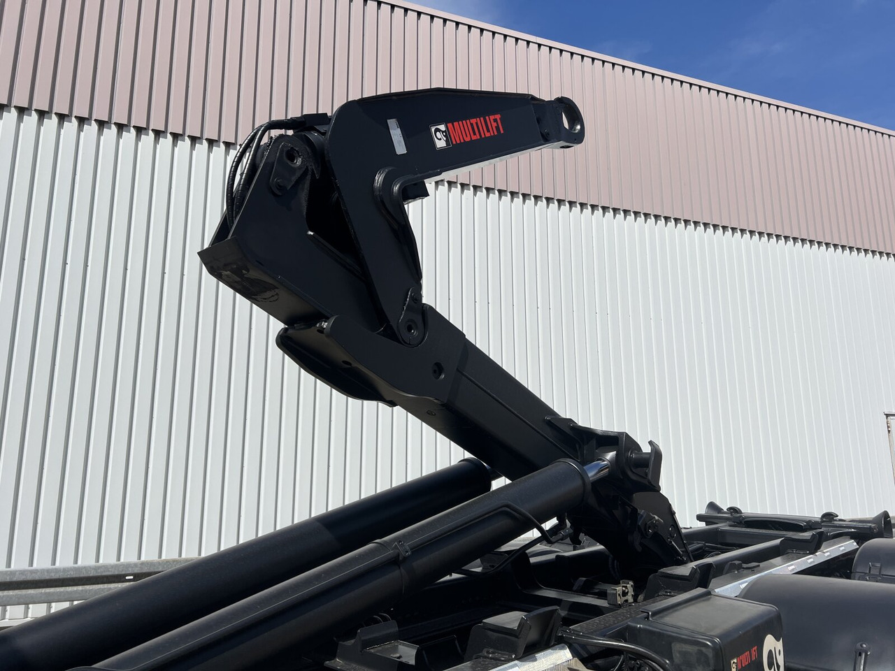MAN TGS 26.500 6x4H-4 BL TGS 26.500 6x4H-4 BL, HydroDrive, PriTarder, Lenk-/Liftachse, AT-Motor - Hook lift truck: picture 2 MAN TGS 26.500 6x4H-4 BL TGS 26.500 6x4H-4 BL, HydroDrive, PriTarder, Lenk-/Liftachse, AT-Motor - Hook lift truck: picture 2