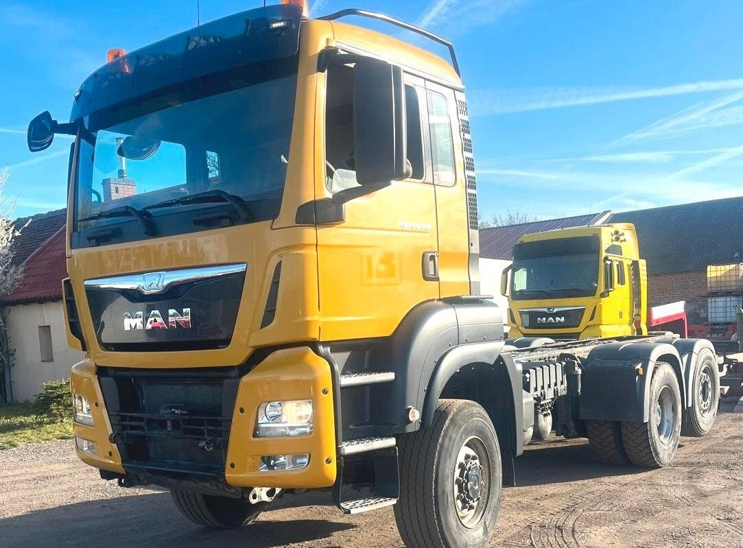 MAN TGS 26.510 6x4-4 BL TGS 26.510 6x4-4 BL, PriTrader, Lenk-/Liftachse - Cab chassis truck: picture 1 MAN TGS 26.510 6x4-4 BL TGS 26.510 6x4-4 BL, PriTrader, Lenk-/Liftachse - Cab chassis truck: picture 1