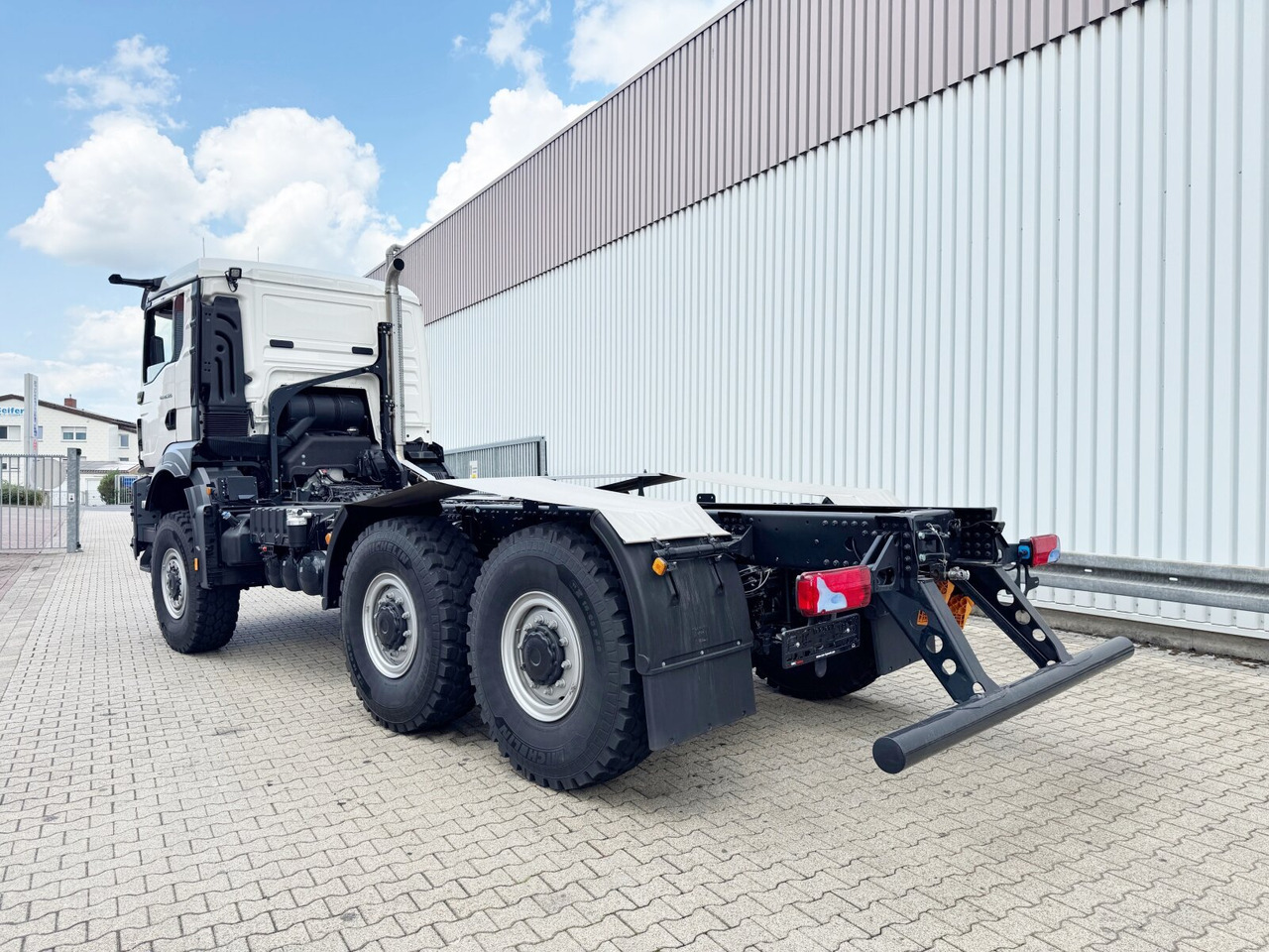 MAN TGS 26.520 6x6 BB TGS 26.520 6x6 BB, PriTarder, Navi, Optiview, Einzelbereifung leasing MAN TGS 26.520 6x6 BB TGS 26.520 6x6 BB, PriTarder, Navi, Optiview, Einzelbereifung: picture 13